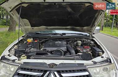 Внедорожник / Кроссовер Mitsubishi Pajero Sport 2014 в 