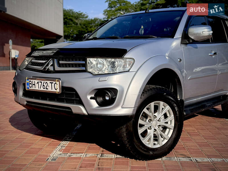 Внедорожник / Кроссовер Mitsubishi Pajero Sport 2015 в Одессе