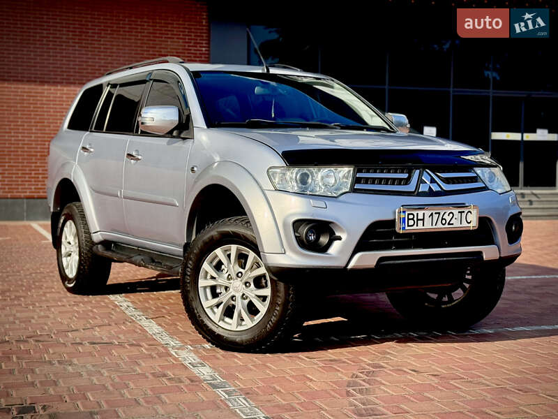 Внедорожник / Кроссовер Mitsubishi Pajero Sport 2015 в Одессе