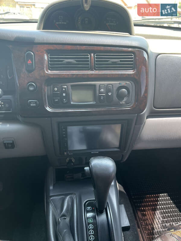 Внедорожник / Кроссовер Mitsubishi Pajero Sport 2002 в Сваляве