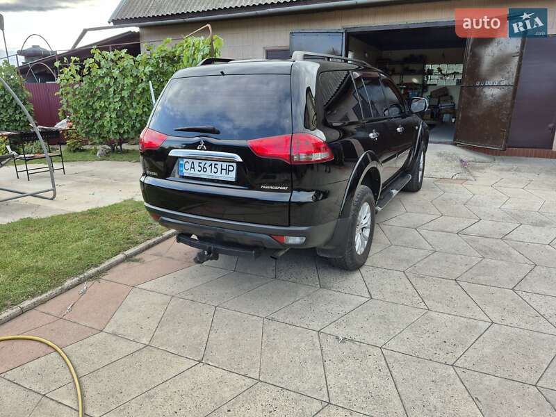 Внедорожник / Кроссовер Mitsubishi Pajero Sport 2014 в Чернобае