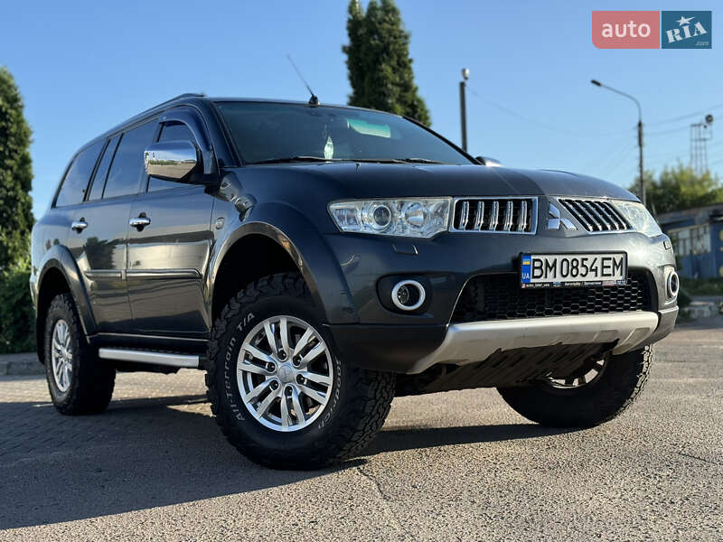Mitsubishi Pajero Sport 2011