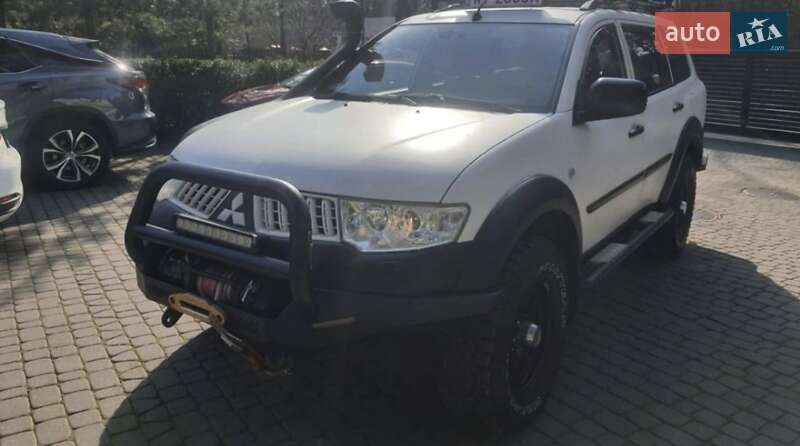 Mitsubishi Pajero Sport 2012