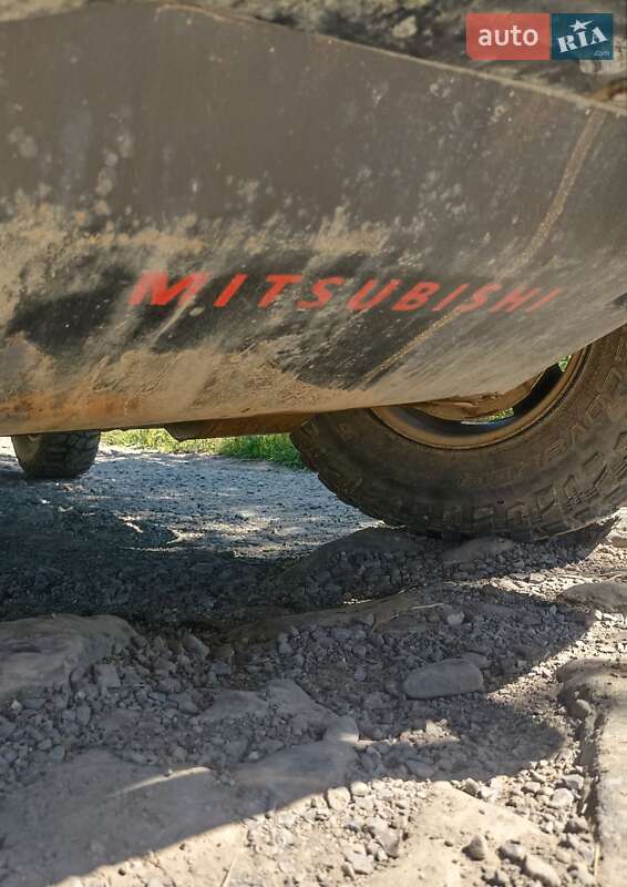 Позашляховик / Кросовер Mitsubishi Pajero Sport 2001 в Яремчі
