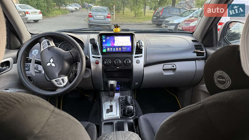 Внедорожник / Кроссовер Mitsubishi Pajero Sport 2010 в Киеве