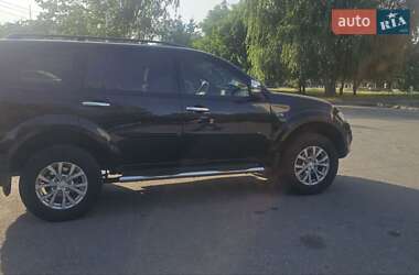 Позашляховик / Кросовер Mitsubishi Pajero Sport 2015 в 