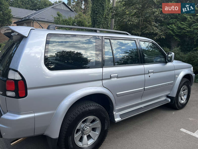 Внедорожник / Кроссовер Mitsubishi Pajero Sport 2008 в Буче
