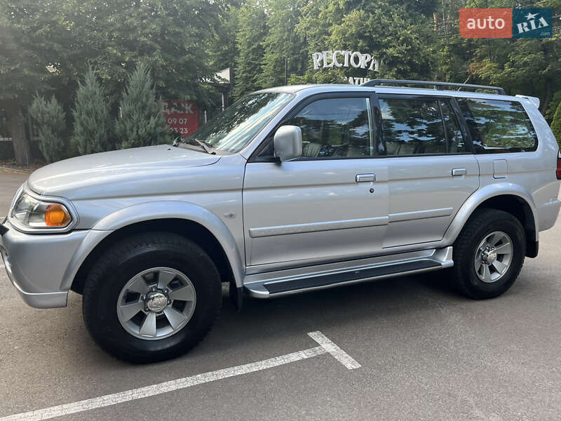 Внедорожник / Кроссовер Mitsubishi Pajero Sport 2008 в Буче