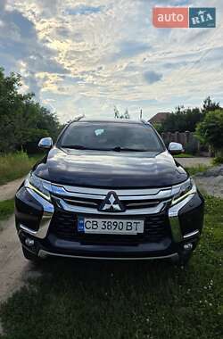 Внедорожник / Кроссовер Mitsubishi Pajero Sport 2017 в Прилуках