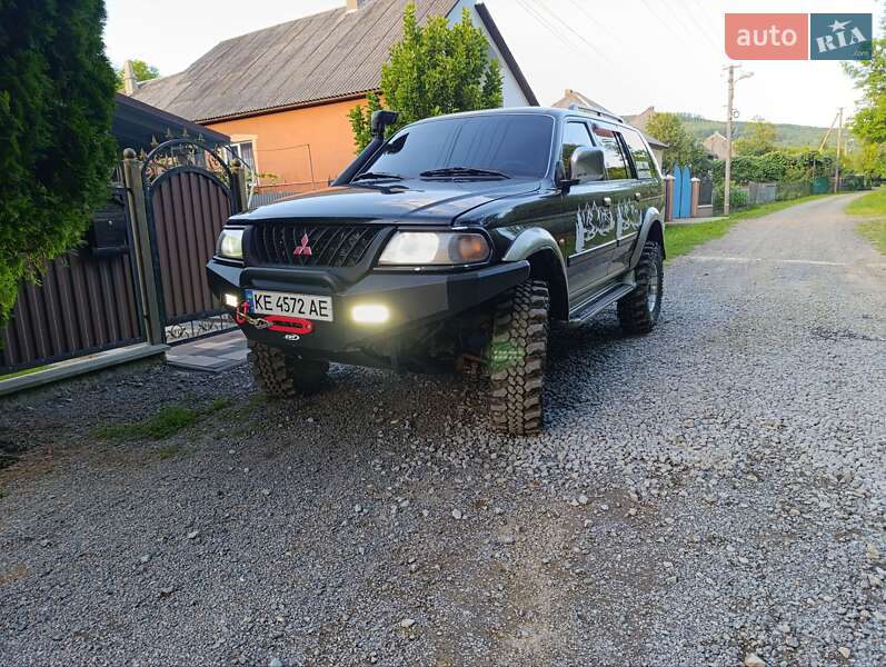 Позашляховик / Кросовер Mitsubishi Pajero Sport 2000 в Сваляві