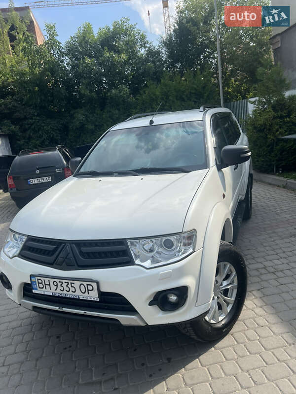 Mitsubishi Pajero Sport 2013