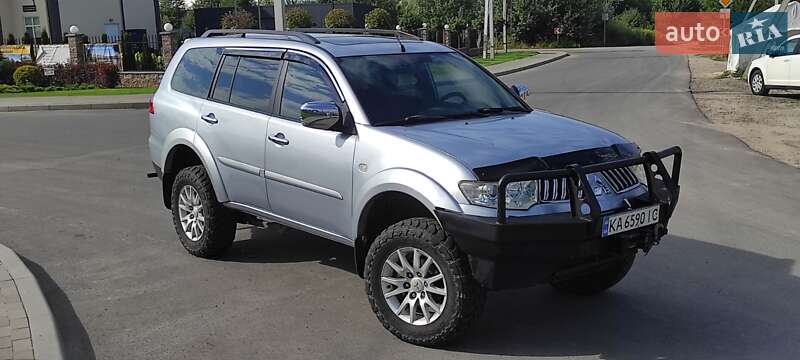 Mitsubishi Pajero Sport 2012