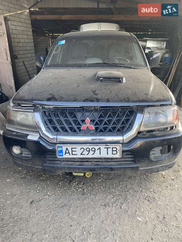 Mitsubishi Pajero Sport 2000