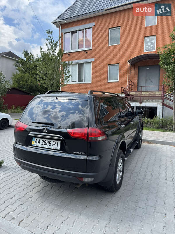 Внедорожник / Кроссовер Mitsubishi Pajero Sport 2013 в Буче