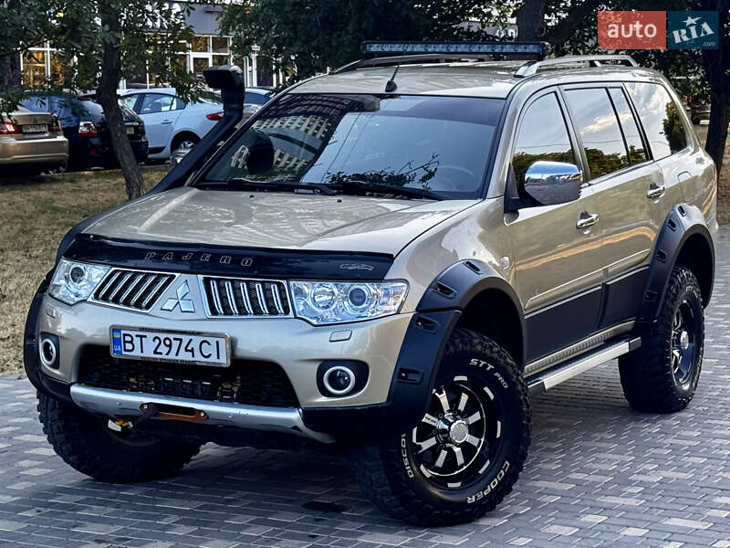 Mitsubishi Pajero Sport 2010