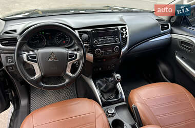 Внедорожник / Кроссовер Mitsubishi Pajero Sport 2016 в 