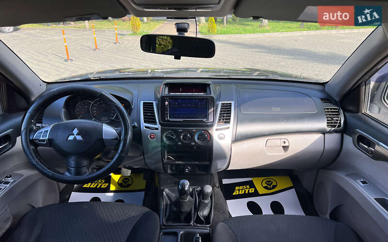Внедорожник / Кроссовер Mitsubishi Pajero Sport 2013 в Львове фото 12 Внедорожник / Кроссовер Mitsubishi Pajero Sport 2013 в Львове
