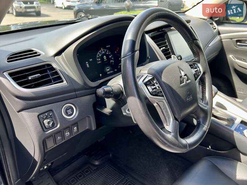 Внедорожник / Кроссовер Mitsubishi Pajero Sport 2019 в Киеве