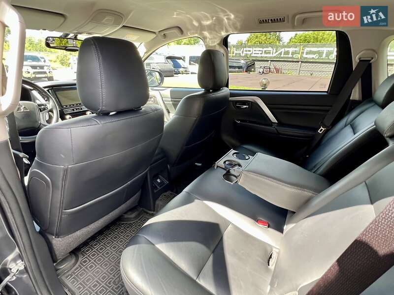 Внедорожник / Кроссовер Mitsubishi Pajero Sport 2019 в Киеве