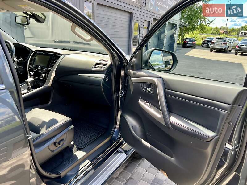 Внедорожник / Кроссовер Mitsubishi Pajero Sport 2019 в Киеве