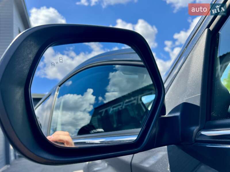 Внедорожник / Кроссовер Mitsubishi Pajero Sport 2019 в Киеве