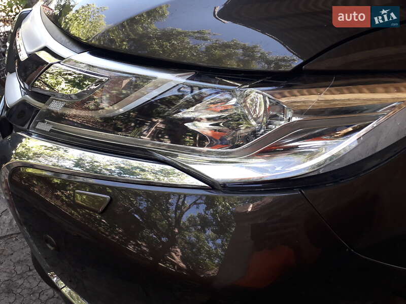 Внедорожник / Кроссовер Mitsubishi Pajero Sport 2016 в Еланце