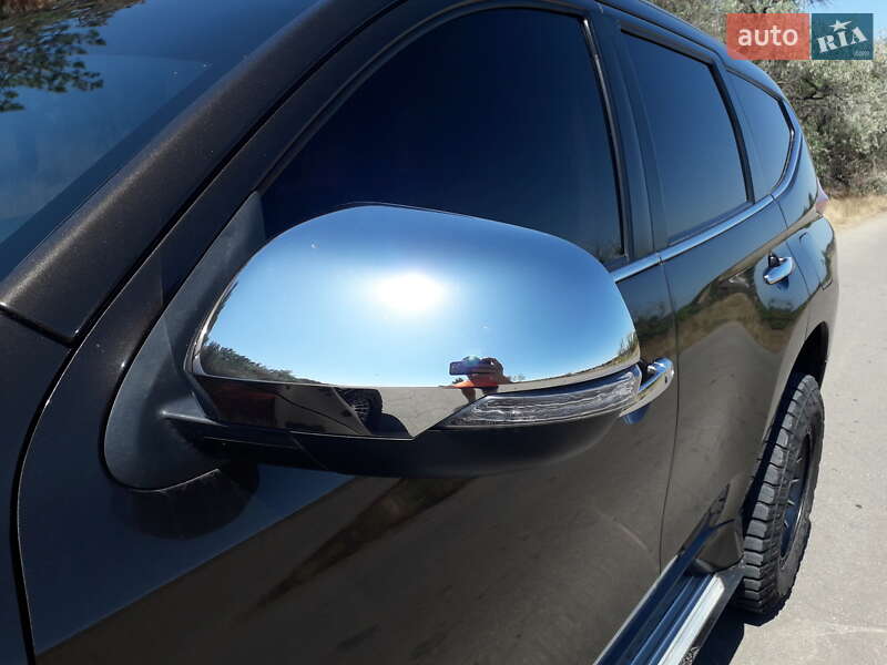 Внедорожник / Кроссовер Mitsubishi Pajero Sport 2016 в Еланце