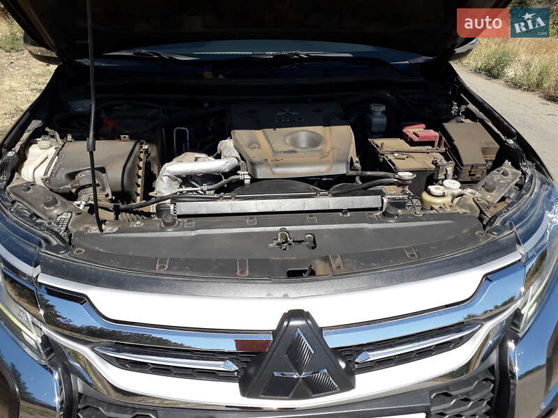 Внедорожник / Кроссовер Mitsubishi Pajero Sport 2016 в Еланце