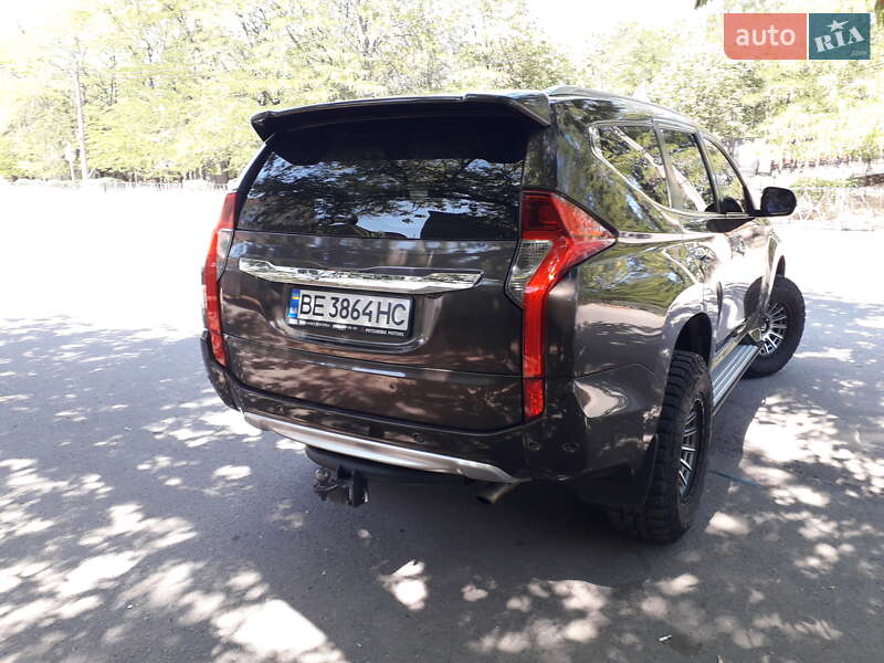 Внедорожник / Кроссовер Mitsubishi Pajero Sport 2016 в Еланце