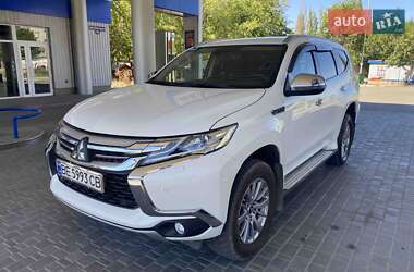 Внедорожник / Кроссовер Mitsubishi Pajero Sport 2017 в Николаеве