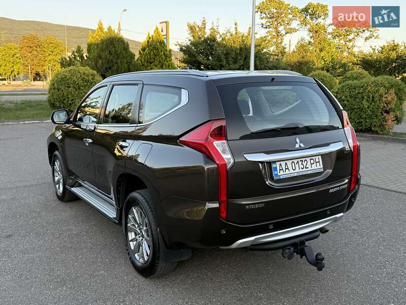 Позашляховик / Кросовер Mitsubishi Pajero Sport 2016 в Виноградові