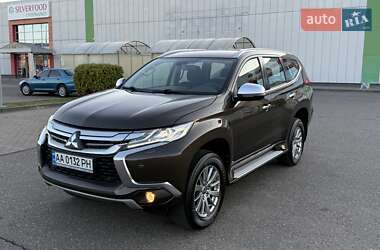 Позашляховик / Кросовер Mitsubishi Pajero Sport 2016 в Виноградові