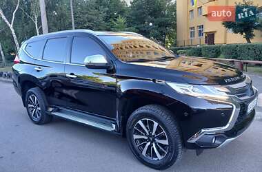 Внедорожник / Кроссовер Mitsubishi Pajero Sport 2019 в Киеве