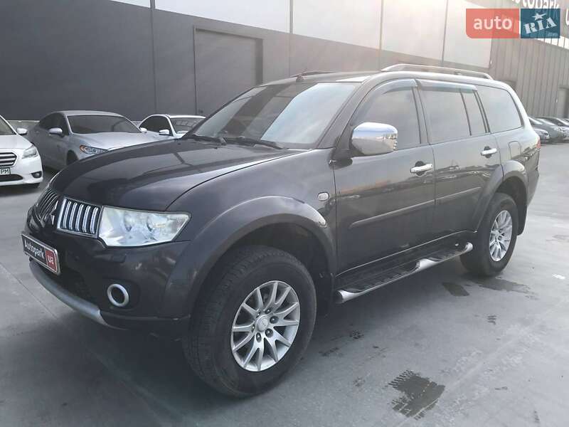 Mitsubishi Pajero Sport 2011