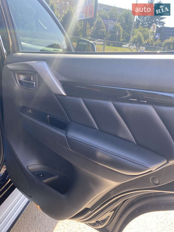 Позашляховик / Кросовер Mitsubishi Pajero Sport 2018 в Броварах