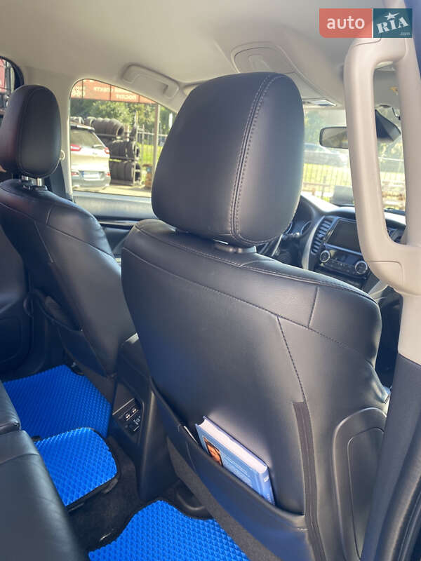 Позашляховик / Кросовер Mitsubishi Pajero Sport 2018 в Броварах