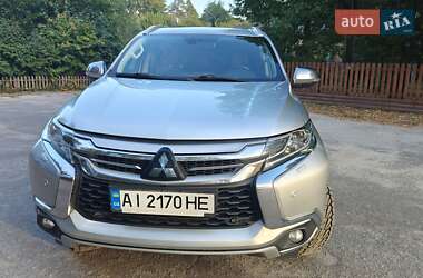 Внедорожник / Кроссовер Mitsubishi Pajero Sport 2017 в Киеве