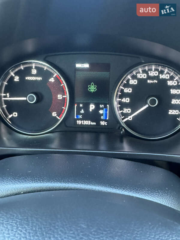 Внедорожник / Кроссовер Mitsubishi Pajero Sport 2018 в Хмельнике фото 6 Внедорожник / Кроссовер Mitsubishi Pajero Sport 2018 в Хмельнике