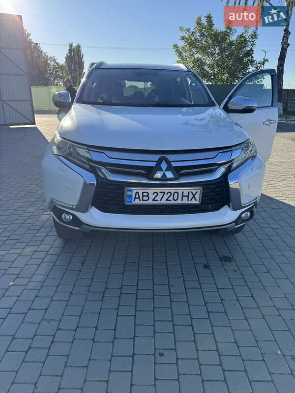 Внедорожник / Кроссовер Mitsubishi Pajero Sport 2018 в Хмельнике фото 9 Внедорожник / Кроссовер Mitsubishi Pajero Sport 2018 в Хмельнике