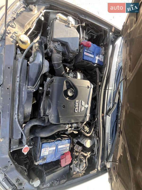 Позашляховик / Кросовер Mitsubishi Pajero Sport 2013 в Ірпені