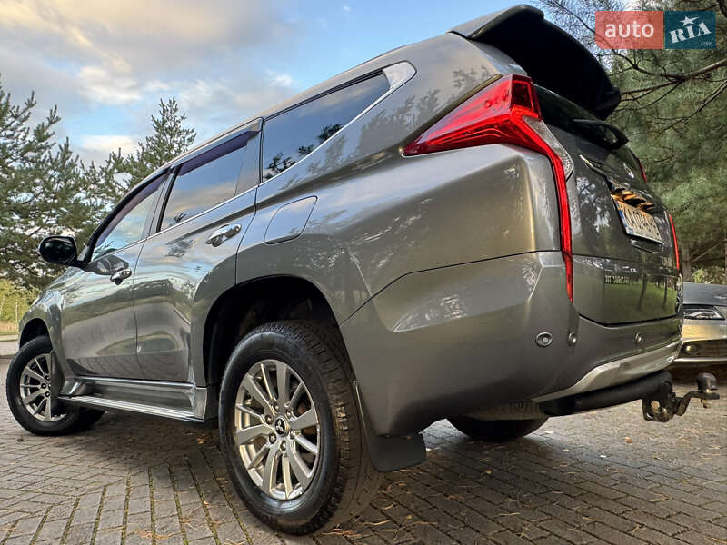 Внедорожник / Кроссовер Mitsubishi Pajero Sport 2019 в Дрогобыче
