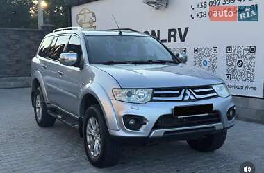 Позашляховик / Кросовер Mitsubishi Pajero Sport 2014 в Рівному
