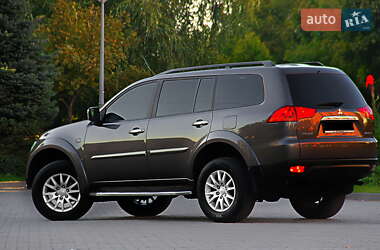 Внедорожник / Кроссовер Mitsubishi Pajero Sport 2013 в 