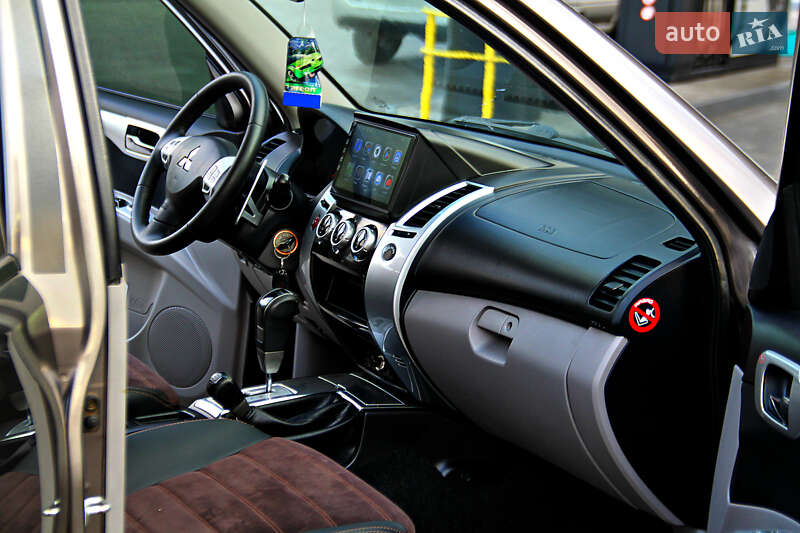 Внедорожник / Кроссовер Mitsubishi Pajero Sport 2013 в Днепре фото 14 Внедорожник / Кроссовер Mitsubishi Pajero Sport 2013 в Днепре