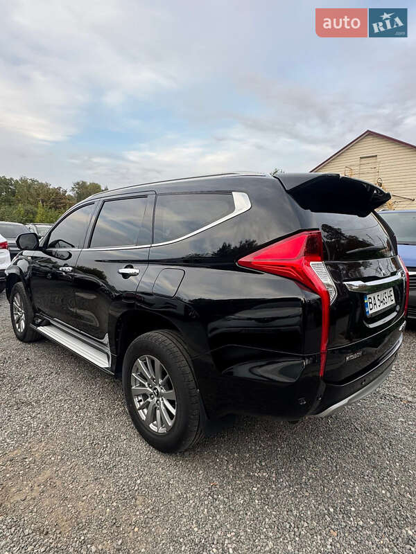 Позашляховик / Кросовер Mitsubishi Pajero Sport 2016 в Малій Висці