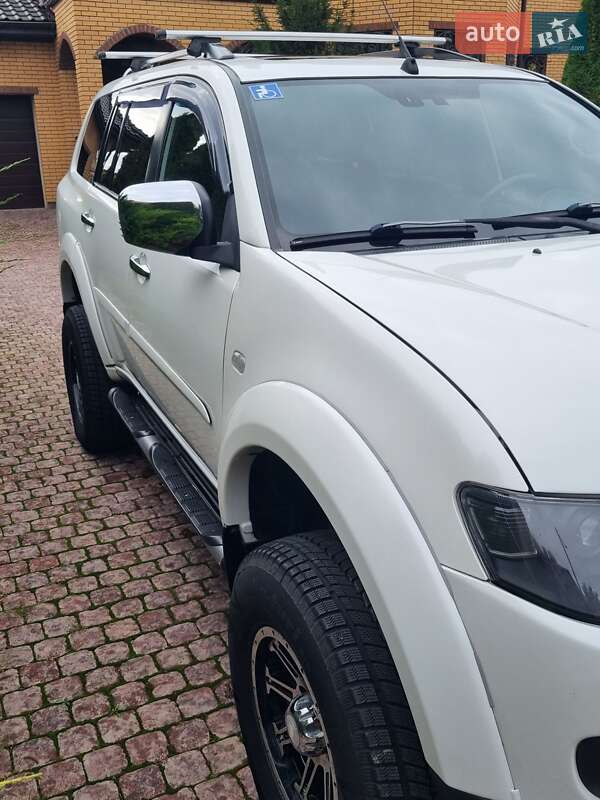 Внедорожник / Кроссовер Mitsubishi Pajero Sport 2011 в Одессе