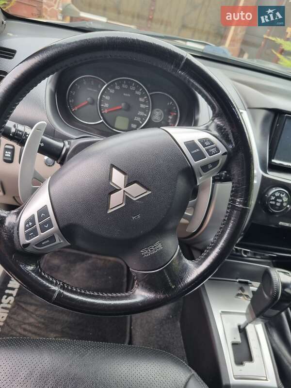 Внедорожник / Кроссовер Mitsubishi Pajero Sport 2011 в Одессе