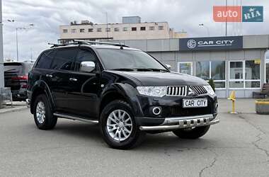 Внедорожник / Кроссовер Mitsubishi Pajero Sport 2012 в Киеве
