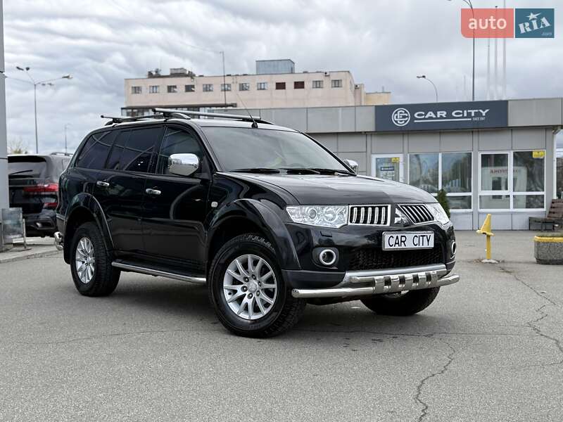 Mitsubishi Pajero Sport 2012