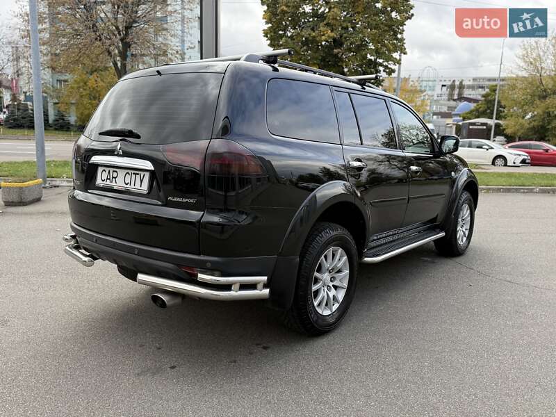Внедорожник / Кроссовер Mitsubishi Pajero Sport 2012 в Киеве